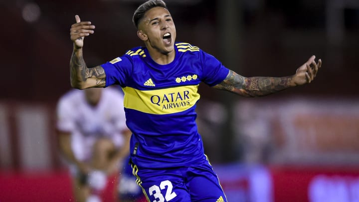 Battaglia echó a Almendra