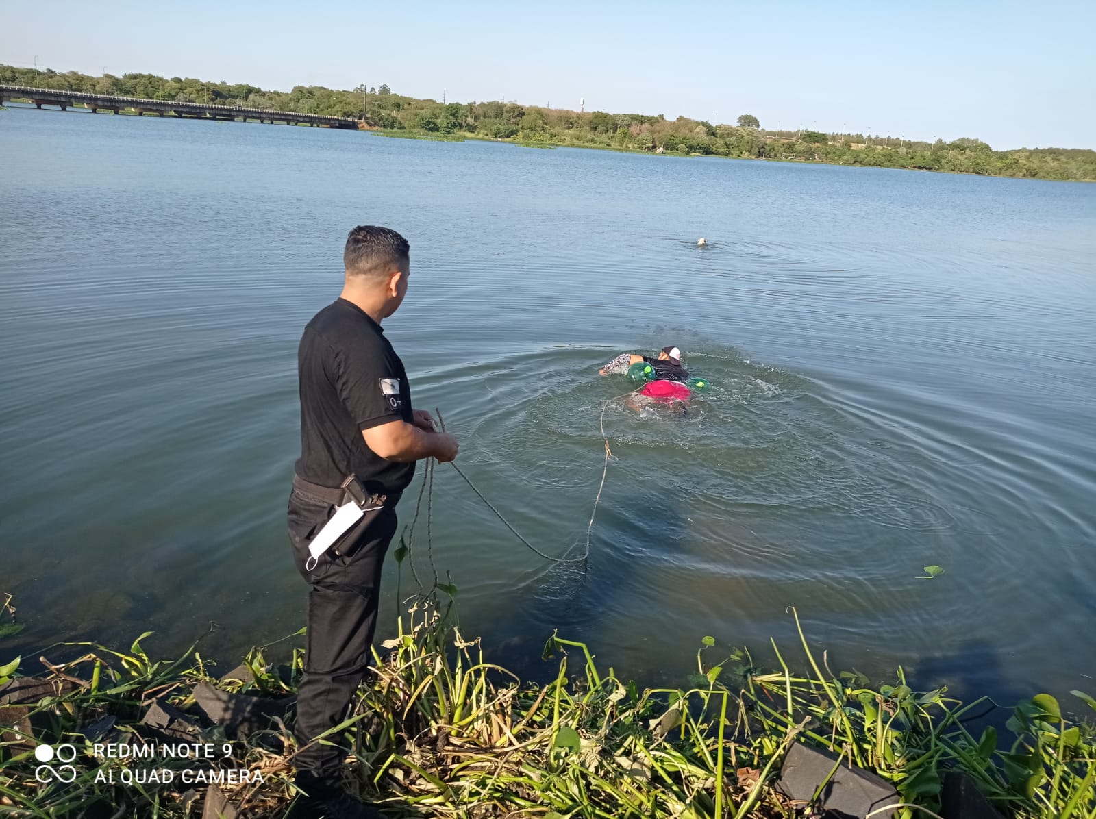 El emocionante rescate de un perro en el Mártires