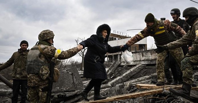 Tras un mes del inicio de la guerra, Rusia cree que es posible alcanzar un alto el fuego en Ucrania