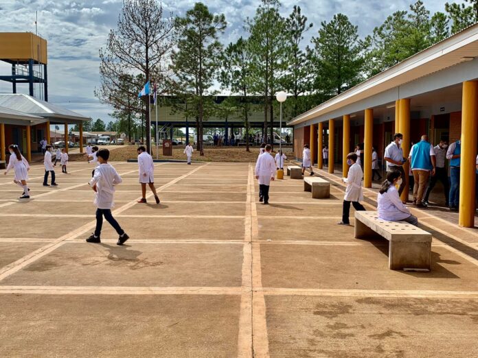 Escuela N°960 de Itaembé Guazú Escuela N°960 de Itaembé Guazú