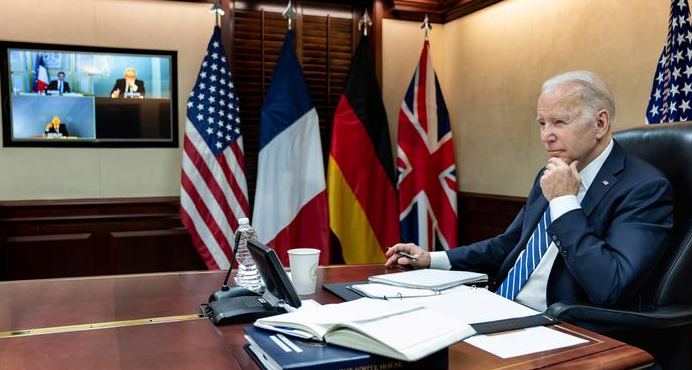 Joe Biden pactó con aliados europeos para elevar la presión sobre Rusia
