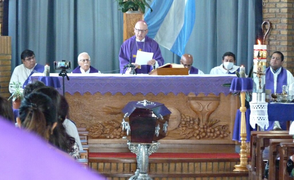 La ceremonia fue en la parroquia Cristo Rey