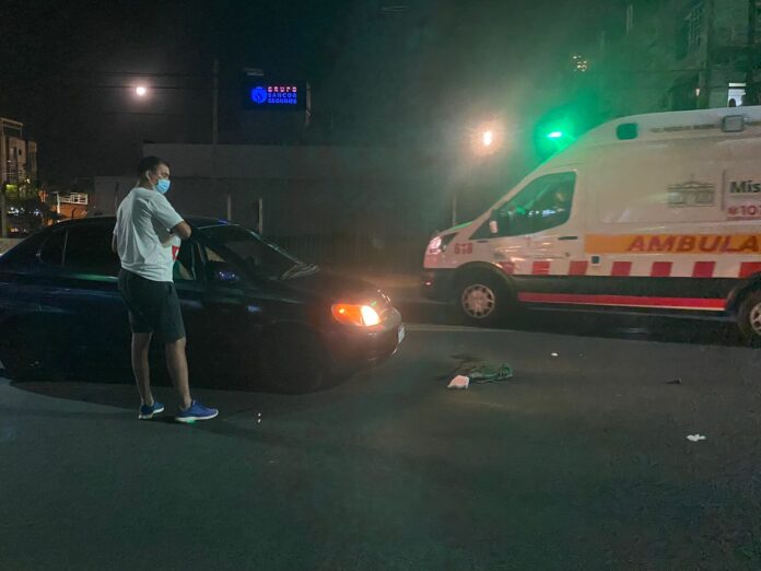 Posadas| Un auto con patente paraguaya atropelló a un peatón en la avenida Uruguay