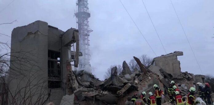 Rusia bombardeo una torre de televisión en Ucrania