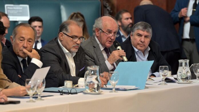 Pagar la deuda con dinero fugado: el proyecto pasó a la firma del Senado
