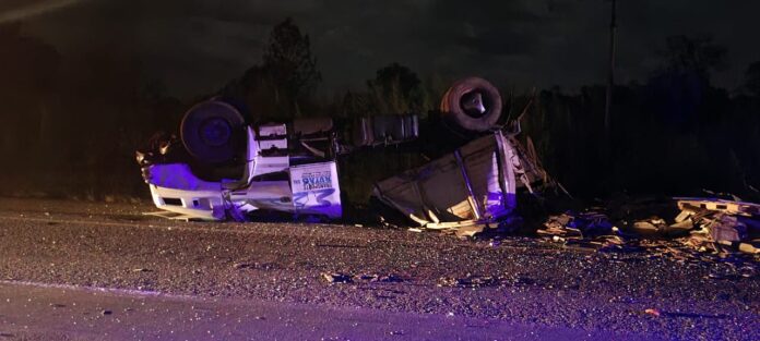 despistó y volcó sobre la ruta 12