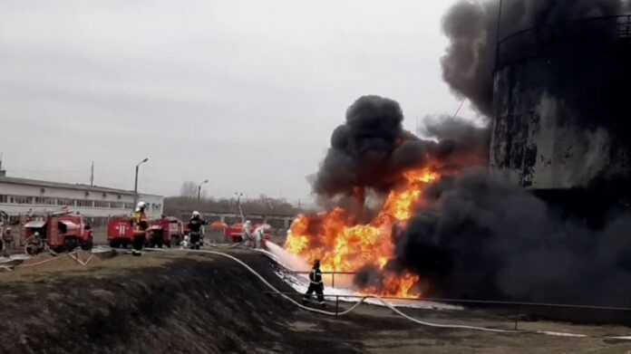 ucrania bombardeó un depósito de combustibles