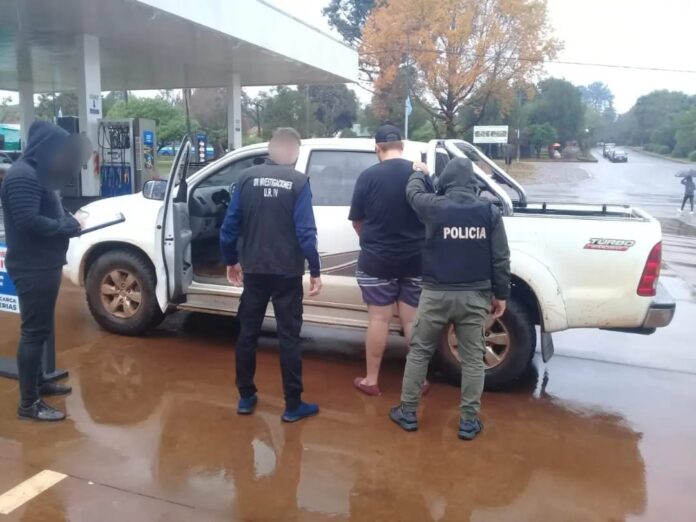 detuvieron a un joven a punto de vender armas robadas