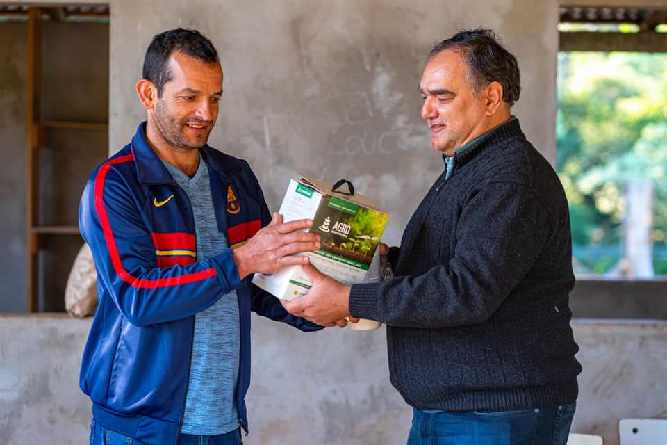 Autoridades del IFAI se reunieron con pequeños productores ganaderos y feriantes de Bernardo de Irigoyen