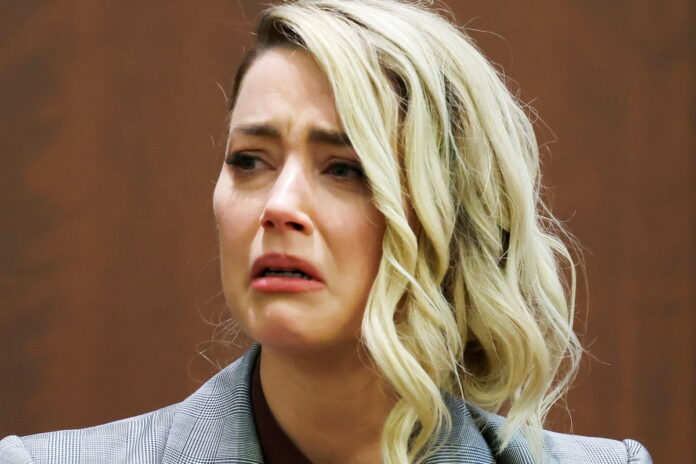 La actriz Amber Heard testifica durante el juicio por difamación Depp vs Heard en el Tribunal de Circuito del Condado de Fairfax, en Fairfax, Virginia, Estados Unidos. Juicio Heard-Deep