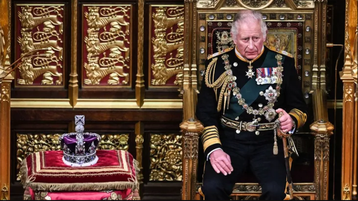 El príncipe Carlos reemplazó a la reina Isabel II