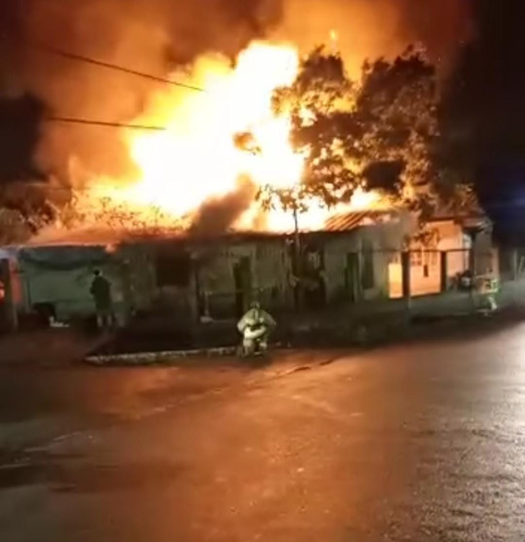 incendio en una vivienda en Puerto Iguazú