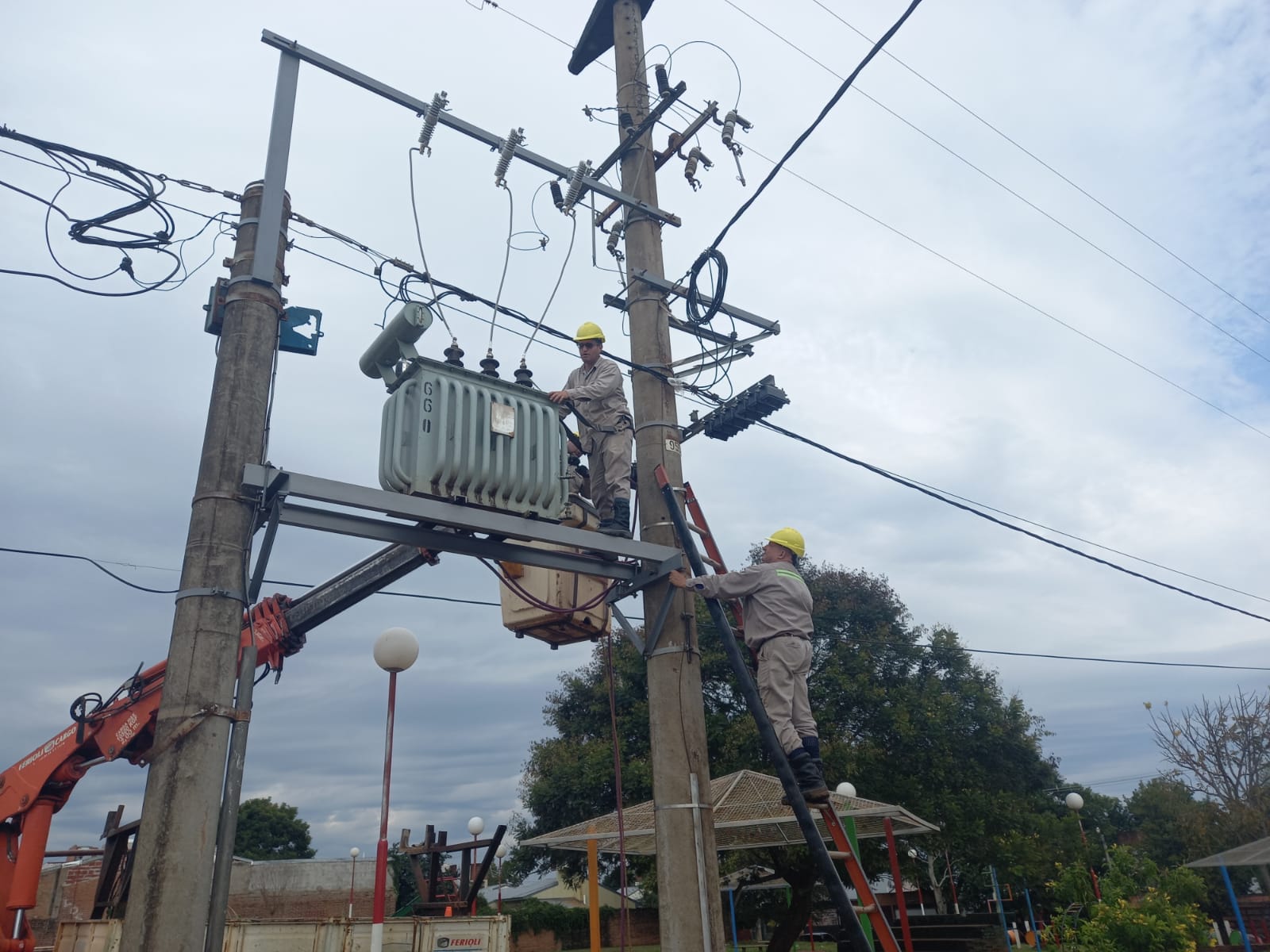 Energía de Misiones trabaja en Garupá y Loreto