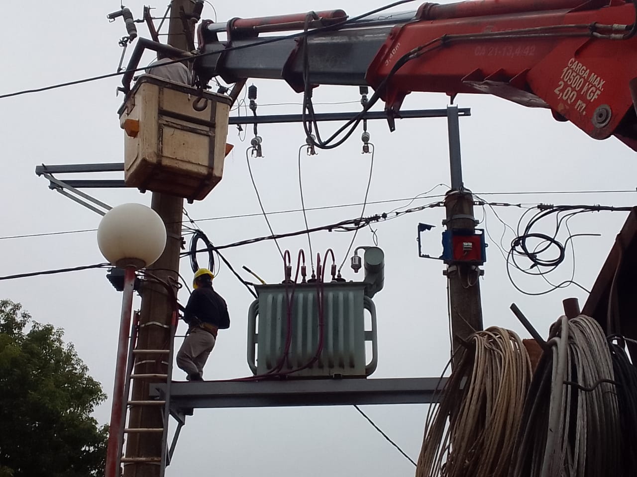 Energía de Misiones trabaja en Garupá y Loreto