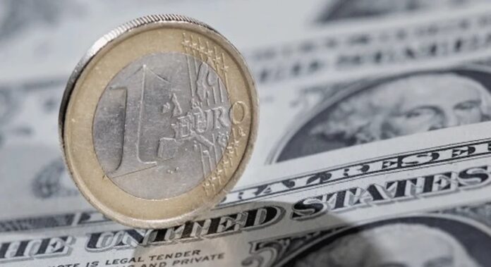 dólar superó al euro