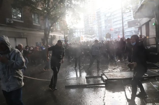 Disturbios en la marcha de Cristina