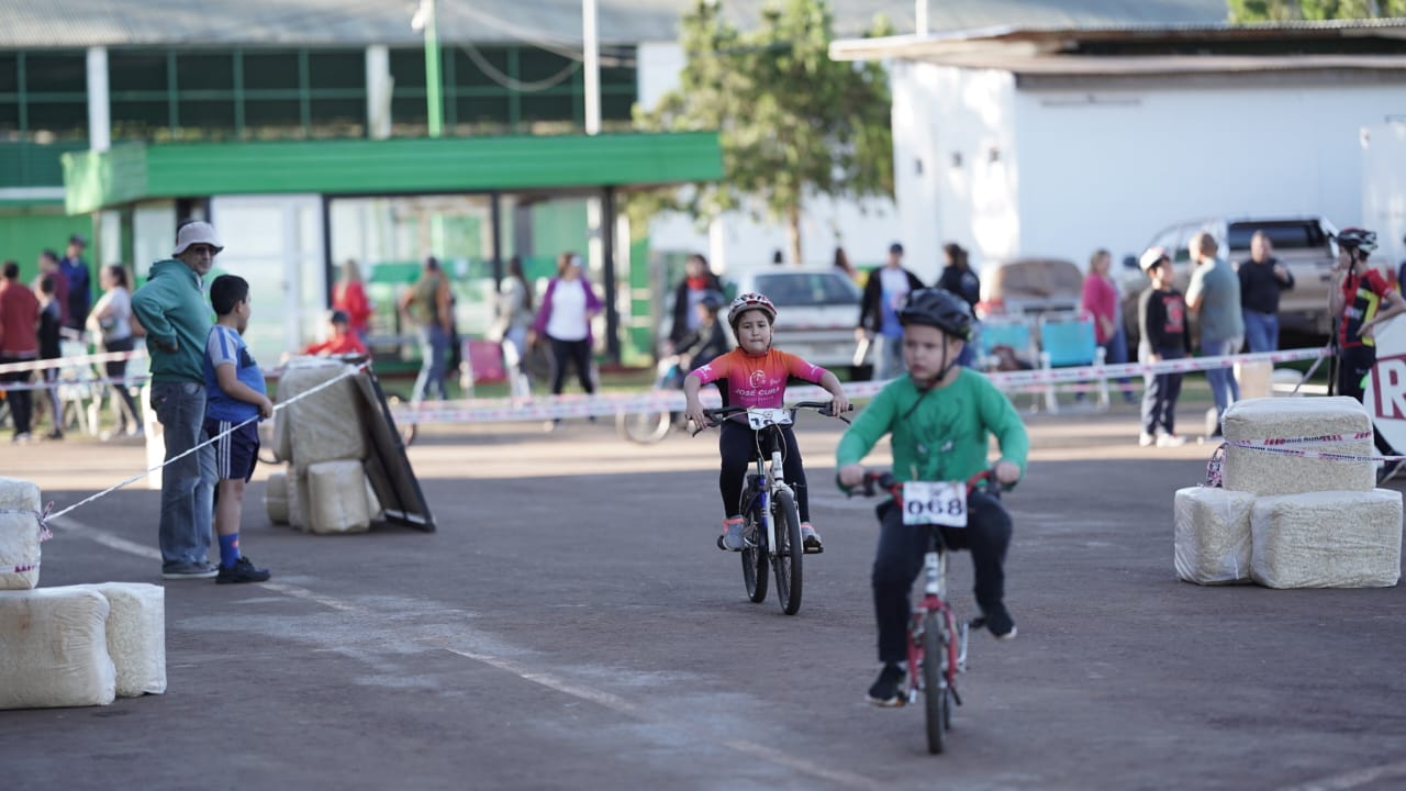 Campeonato Infantil de Ciclismo en Apóstoles