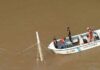barcaza y una lancha en el río Paraná
