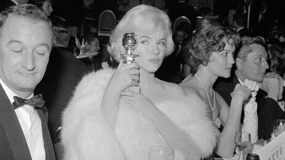 Marilyn Monroe después de ganar el que sería su primer y único Globo de Oro (1960).