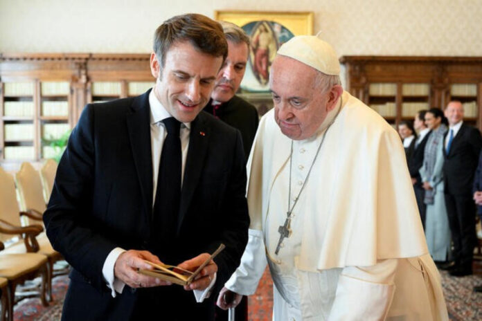 Emmanuel Macron se reunió con el Papa Francisco en el Vaticano