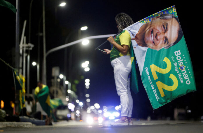 Bolsonaro busca estrategias para el 30 de octubre