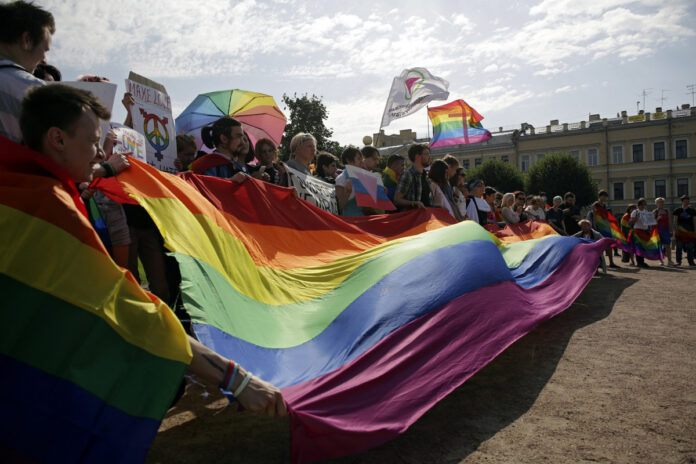Rusia amplió la prohibición de la propaganda LGBT
