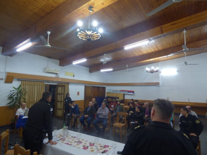 realizan charla sobre seguridad