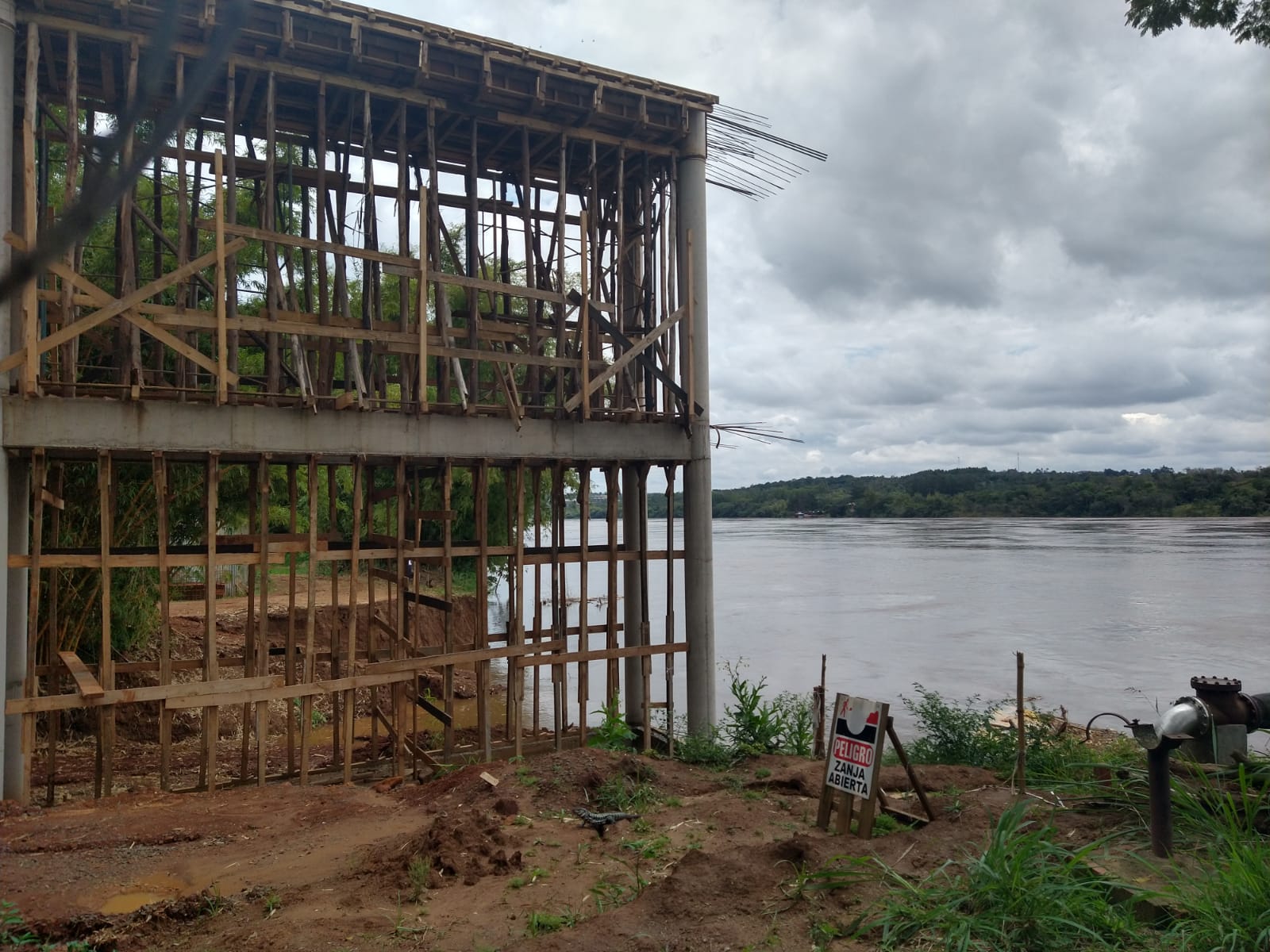 creciente del rio Paraná