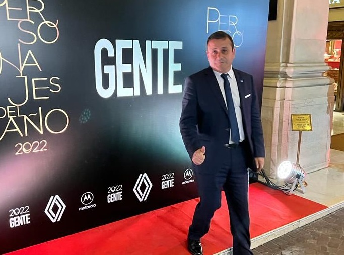 Herrera Ahuad con las celebrities de la revista Gente
