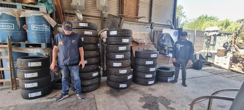banda dedicada al contrabando de neumáticos