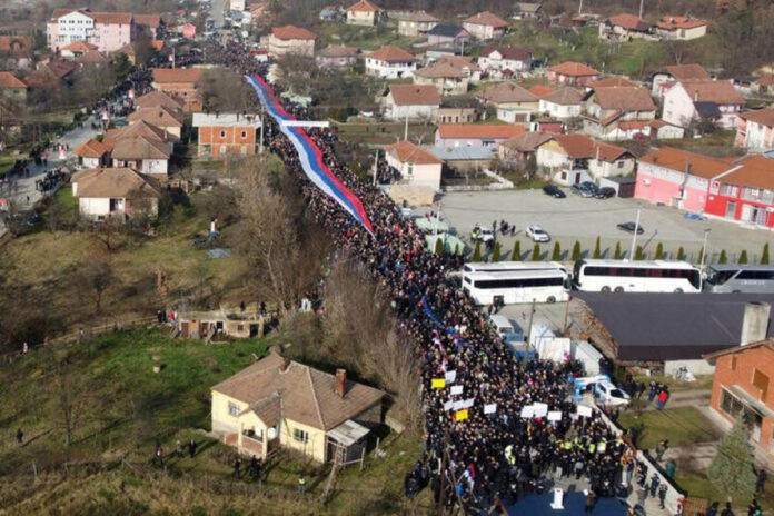 Crece la tensión en Kosovo