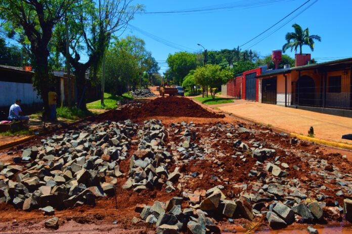 realizan obras de empedrado