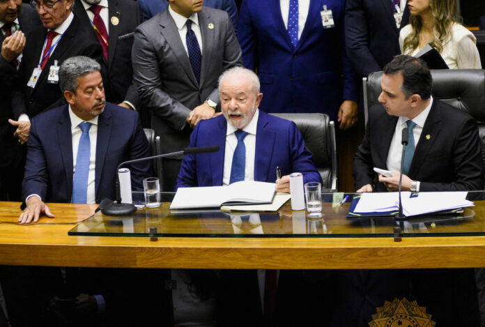 Lula Da Silva emitió 10 decretos