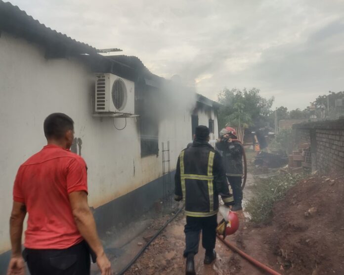 Incendio barrio La Paz Posadas prendio fuego la casa