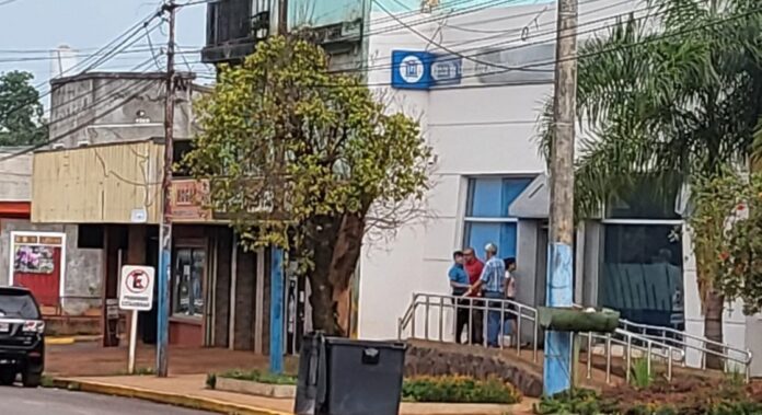 Detuvieron a dos hombres vinculados al robo frente al Banco Nación