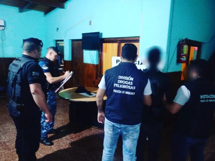 intentaba robar un maxi kiosco con un revólver