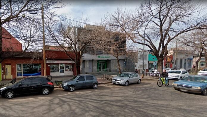 Balearon la sucursal de Ayacucho al 5.500 del Nuevo Banco de Santa Fe en Rosario