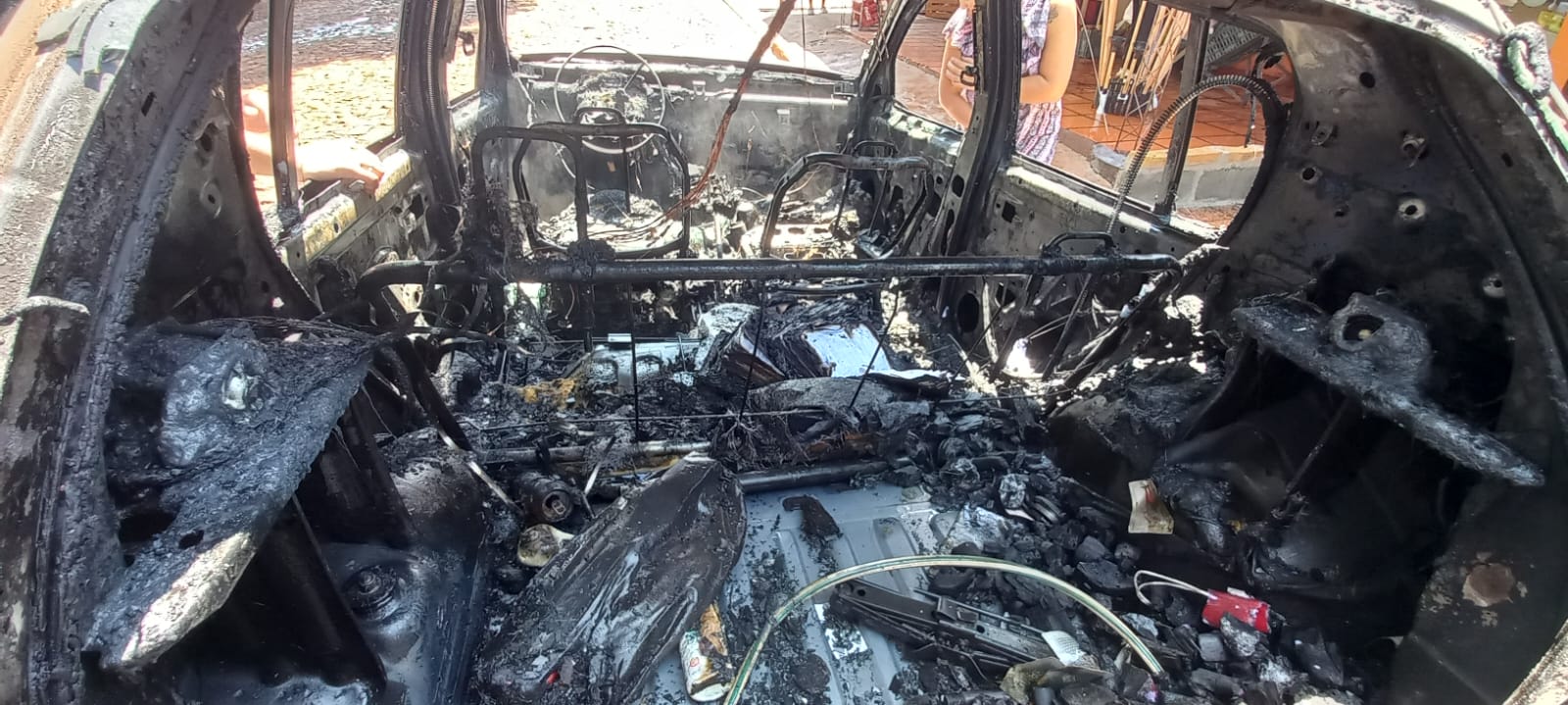 explosión de un vehículo en Oberá 