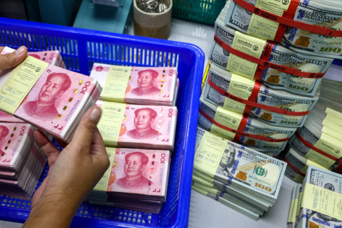 Tras devaluación del yuan.