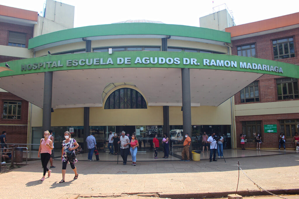cobra a extranjeros por atención médica