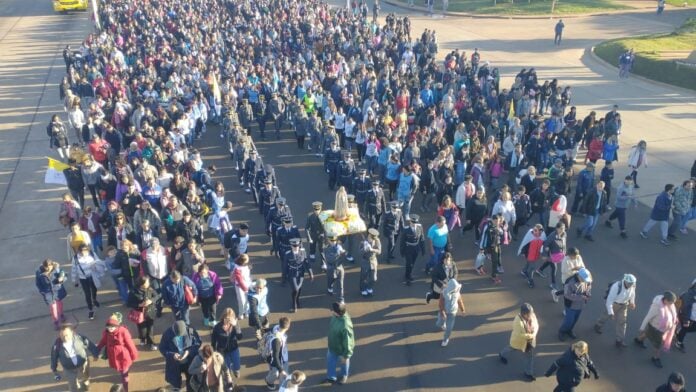 Bajo el lema “A Fátima en comunión, caminamos en misión”, se realizará este domingo la 64ª peregrinación desde la Catedral de Posadas