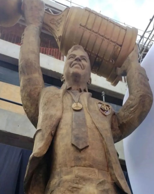 estatua de Marcelo Gallardo