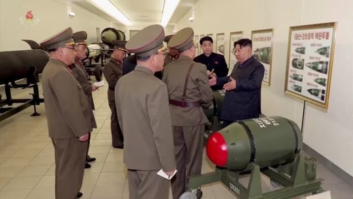 Corea del Norte desarrolla misiles con mini cabezas nucleares