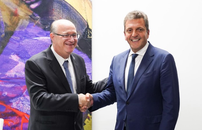 massa bid aprobó un crédito