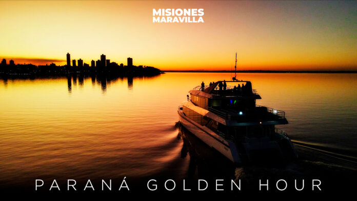 Golden Hour paseo en catamarán