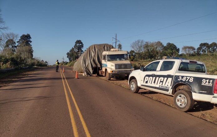 camión con yerba