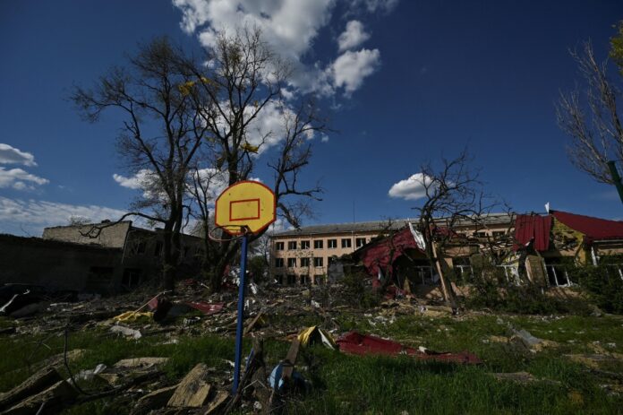 Más de 1.000 escuelas han sido destruidas en Ucrania