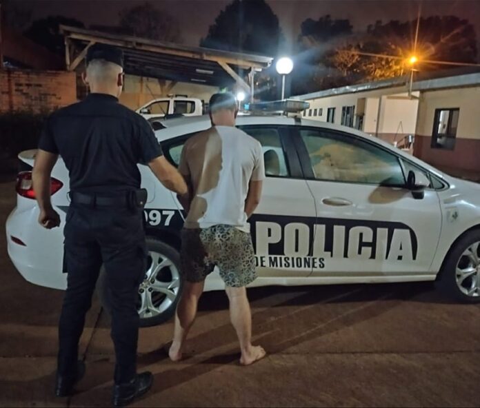 atacó a golpes e intento asfixiarla
