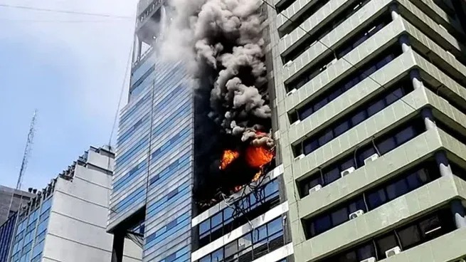 explosion e incendio en el edicion de la secretaría de trabajo (1)