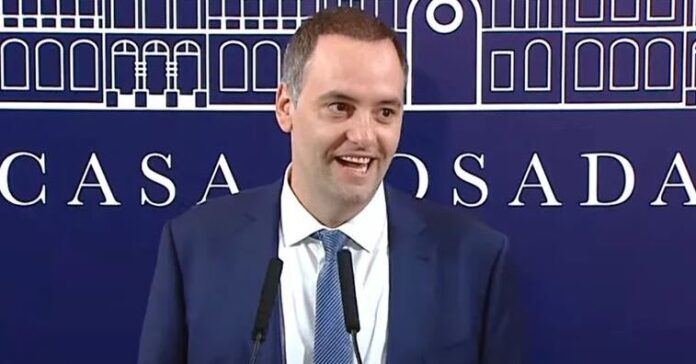 conferencias de prensa de adorni